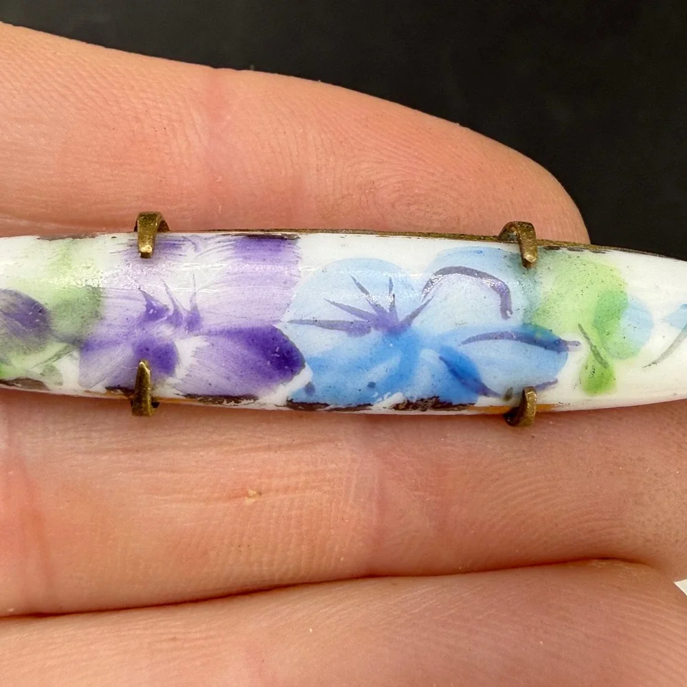 Vintage Victorian Hand Painted Porcelain Bar Brooch Gold Tone White Purple Blue